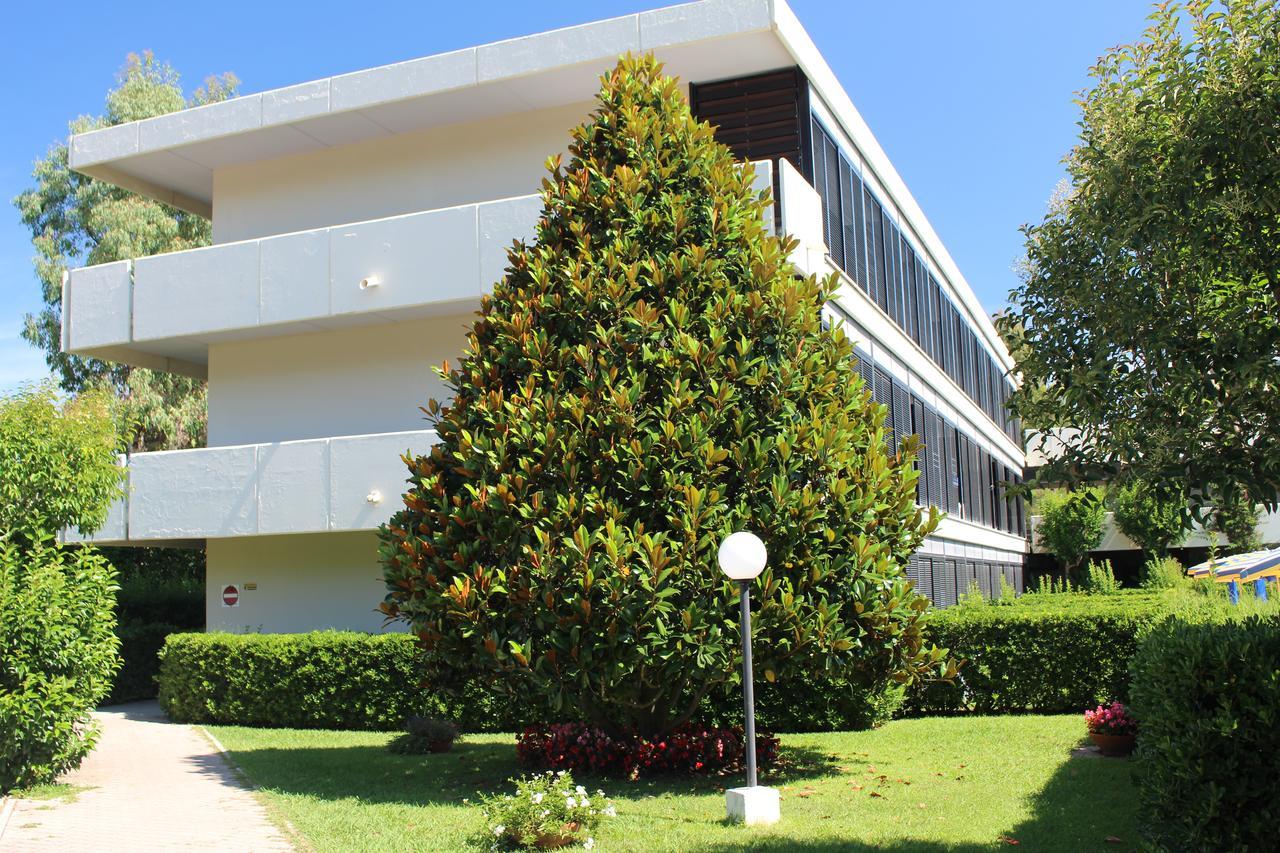 Residence Magnolia Marina Di Bibbona Kültér fotó